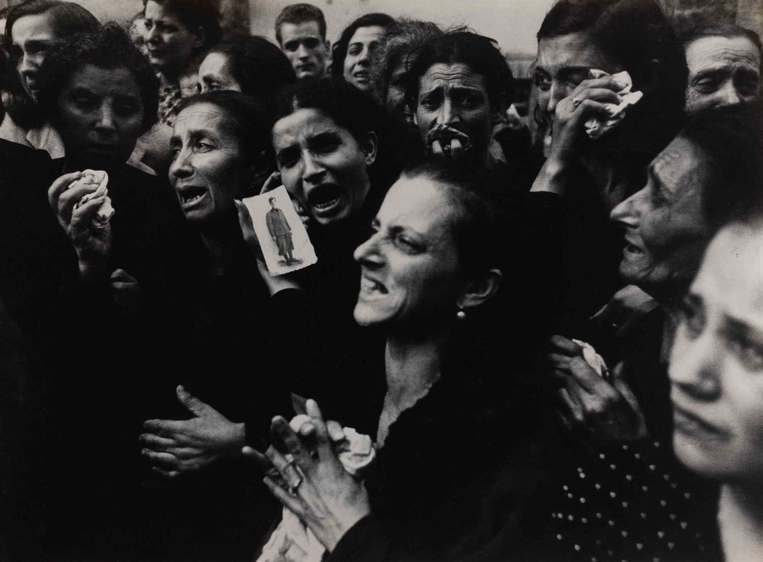 Lot 121 - ROBERT CAPA (1913–1954)