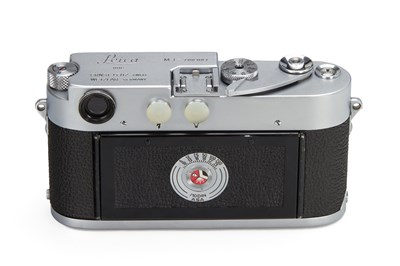 Lot 74 - Leica M3 Nr. 700003 'Willi Stein'