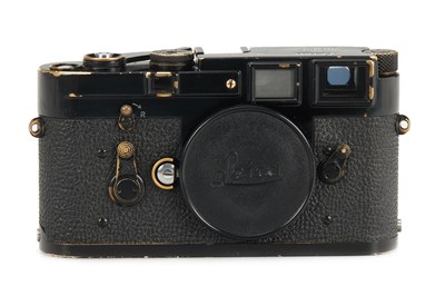 Lot 79 - Leica M3 Black Paint
