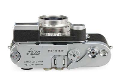 Lot 80 - Leica M3 Presentation Outfit