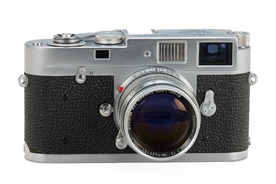 Lot 84 - Leica M2  ELC  Midland + Summarit 1.5/5cm