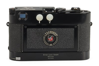 Lot 86 - Leica M2 Black Paint Button Rewind + Leicavit MP