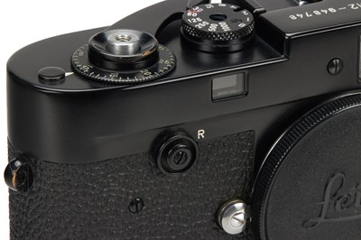 Lot 86 - Leica M2 Black Paint Button Rewind + Leicavit MP