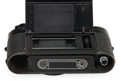 Lot 86 - Leica M2 Black Paint Button Rewind + Leicavit MP