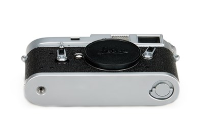 Lot 89 - Leica M4 Chrome