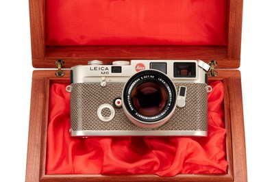 Lot 96 - Leica M6 Platinum 'Sultan of Brunei Silver Jubilee',  Number 1