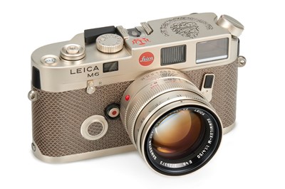 Lot 96 - Leica M6 Platinum 'Sultan of Brunei Silver Jubilee',  Number 1