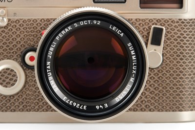 Lot 96 - Leica M6 Platinum 'Sultan of Brunei Silver Jubilee',  Number 1