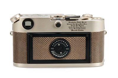 Lot 96 - Leica M6 Platinum 'Sultan of Brunei Silver Jubilee',  Number 1