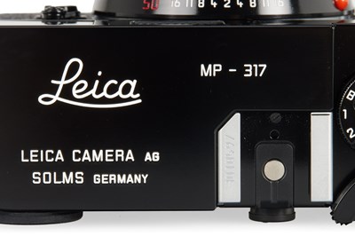 Lot 104 - Leica MP Classic Black Paint + Summicron-M 2/50mm