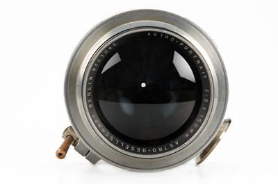 Lot 146 - Astro Berlin f.M39 Astro- Portrait 2.3/150mm