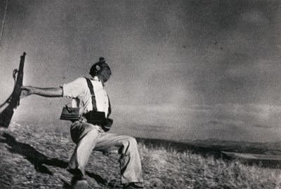 Lot 44 - ROBERT CAPA (1913–1954)