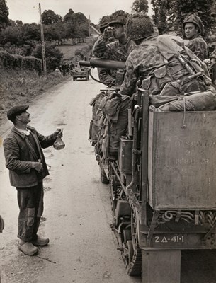 Lot 45 - ROBERT CAPA (1913–1954)