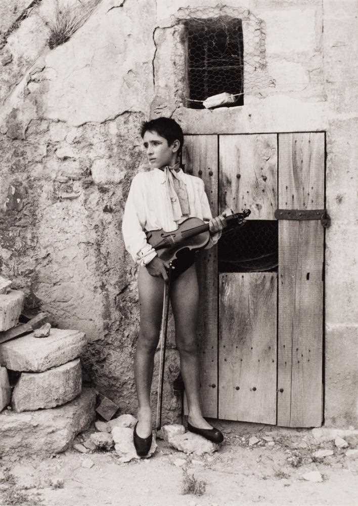 Lot 80 - LUCIEN CLERGUE (* 1934)