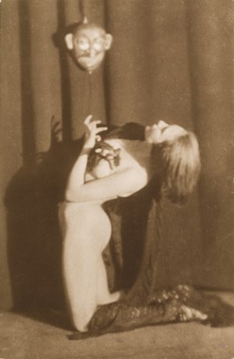 Lot 9 - GERMAINE KRULL (1897–1985)