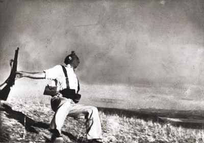 Lot 69 - ROBERT CAPA (1913–1954)