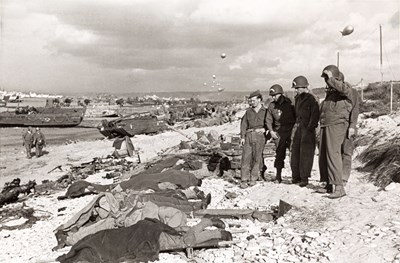 Lot 96 - ROBERT CAPA (1913–1954)