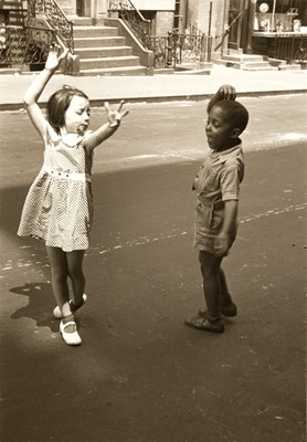 Lot 111 - HELEN LEVITT (1913–2009)