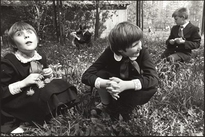 Lot 96 - MARY ELLEN MARK (1940–2015)