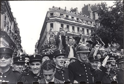 Lot 135 - ROBERT CAPA (1913–1954)