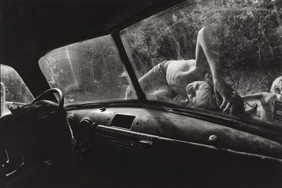 Lot 202 - EUGENE RICHARDS (*1944)