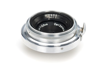 Lot 5 - Zeiss Ikon Contax II Outfit