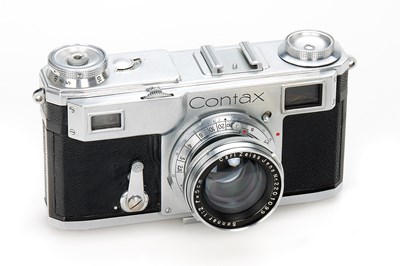 Lot 5 - Zeiss Ikon Contax II Outfit