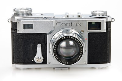 Lot 5 - Zeiss Ikon Contax II Outfit