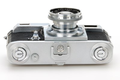 Lot 5 - Zeiss Ikon Contax II Outfit