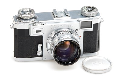 Lot 6 - Zeiss Ikon Contax IIa Outfit
