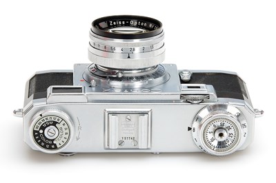 Lot 6 - Zeiss Ikon Contax IIa Outfit