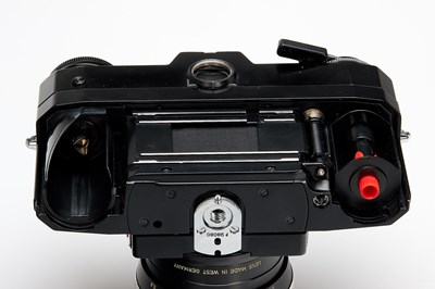 Lot 13 - Zeiss Ikon Contarex Super Black 2.Model + Planar 1.4/55mm