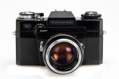 Lot 13 - Zeiss Ikon Contarex Super Black 2.Model + Planar 1.4/55mm