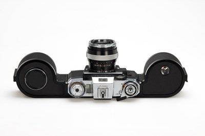 Lot 14 - Zeiss Ikon Contarex Electronic Motor Outfit