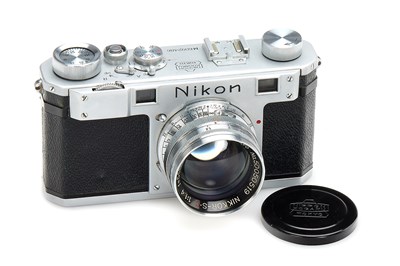 Lot 17 - Nikon M Outfit