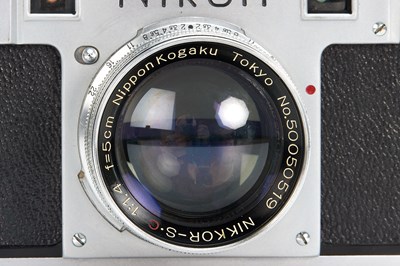Lot 17 - Nikon M Outfit
