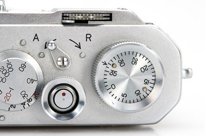 Lot 18 - Nikon S Outfit