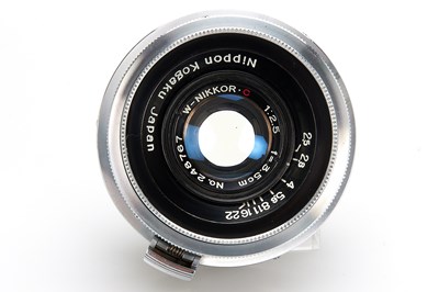 Lot 18 - Nikon S Outfit