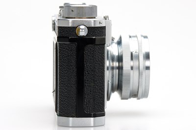 Lot 18 - Nikon S Outfit