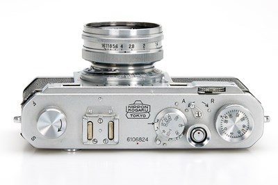 Lot 18 - Nikon S Outfit