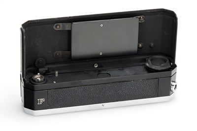 Lot 23 - Nikon F Eyelevel Black Motor Outfit