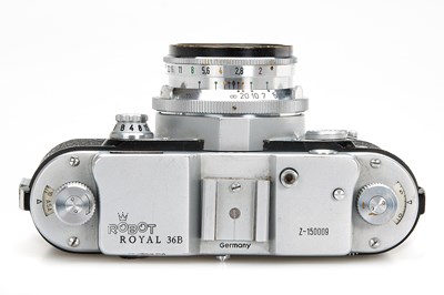 Lot 32 - Robot Royal 36B + Sonnar 2/50mm