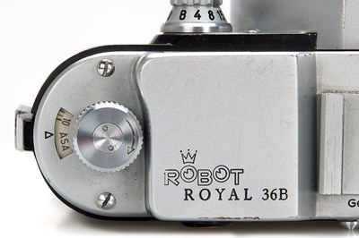 Lot 32 - Robot Royal 36B + Sonnar 2/50mm