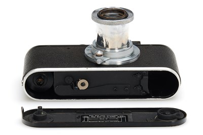 Lot 73 - Leica Standard Black/Chrome + Hektor 2.5/5cm Chrome