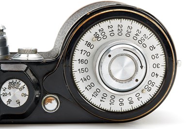 Lot 76 - Leica 250 GG motor-coupled + Summar 2/5cm