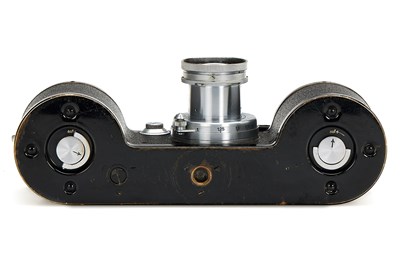 Lot 76 - Leica 250 GG motor-coupled + Summar 2/5cm