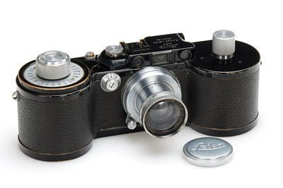 Lot 76 - Leica 250 GG motor-coupled + Summar 2/5cm