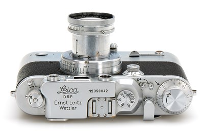 Lot 80 - Leica IIIb + MOOLY 2-Speed