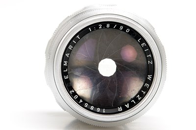 Lot 93 - Leica IIIg Outfit