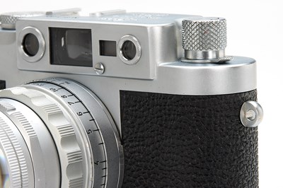 Lot 93 - Leica IIIg Outfit